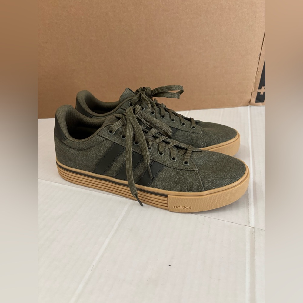 Adidas Daily 4.0 Olive Strata/Shadow Olive/Gum Men’s 9.5